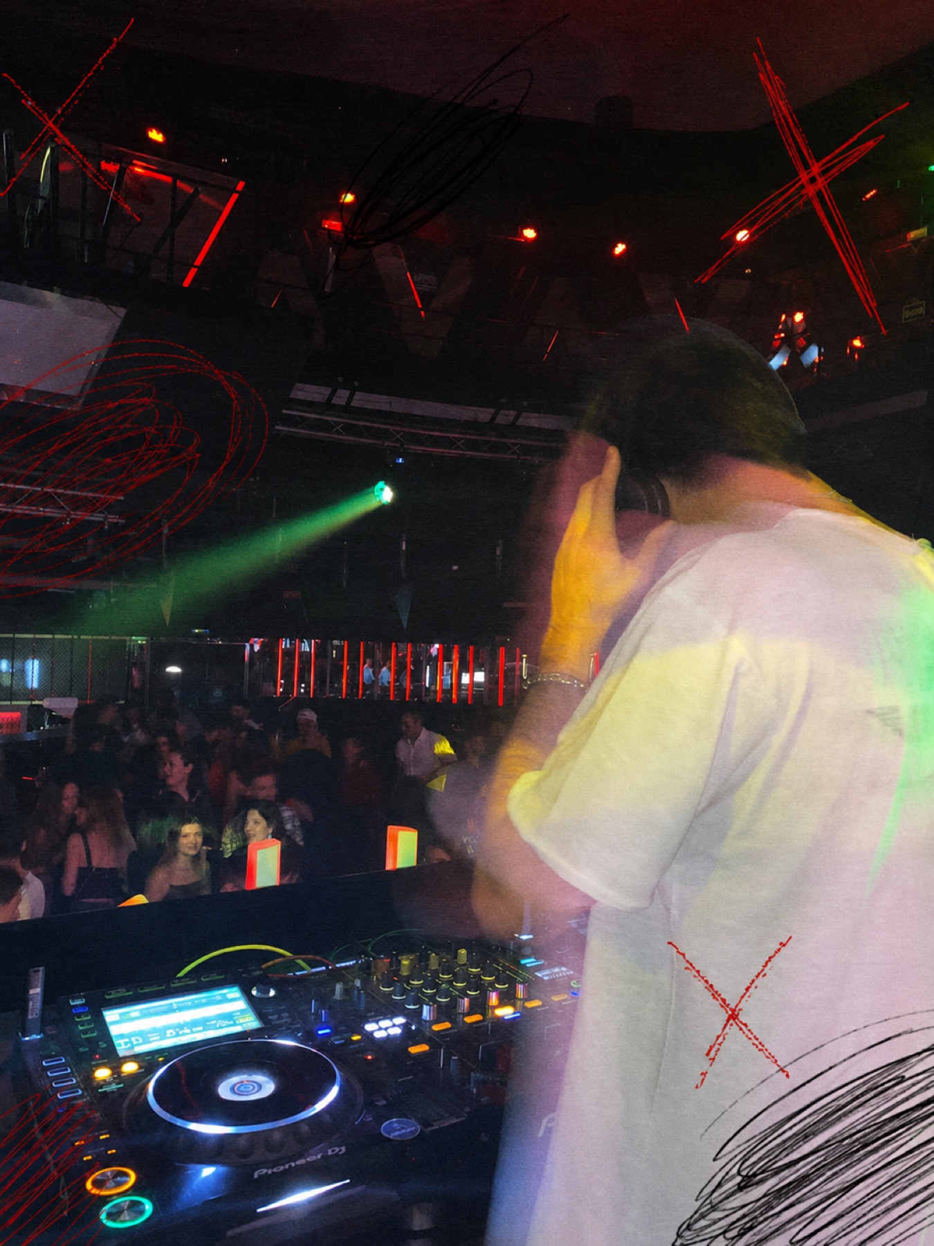 Pol BoX generated red club crowd visual